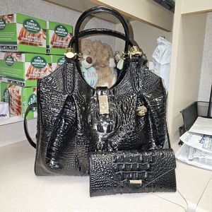 Brahmin Celia shoulder bag and Brahmin Veronica wallet (Brand New Condition)